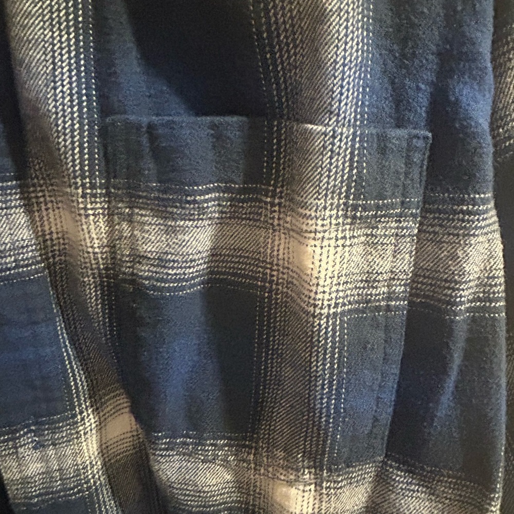 Amazon Essentials Navy and White Checkered Flannel Shirt - Picture 7 of 8